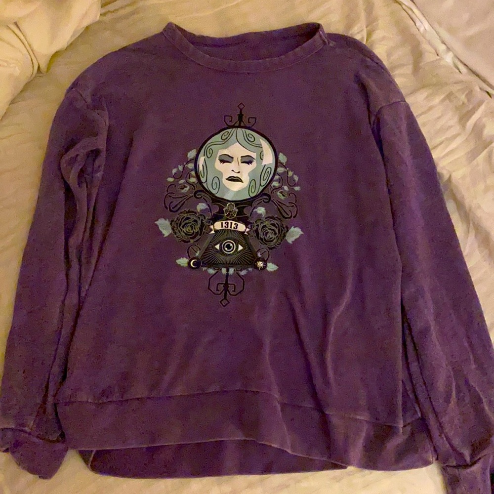 Long sleeve pullover with Disney design